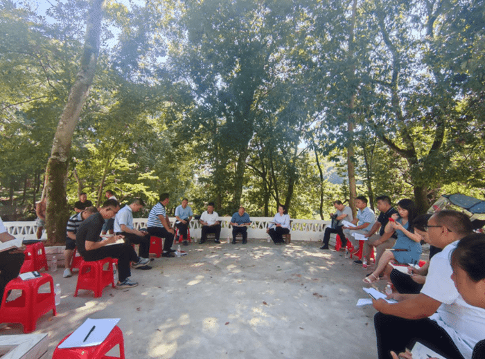 市乡村振兴局、市住建局到万山区梅花村调研特色田园乡村·乡村振兴集成示范试点建设