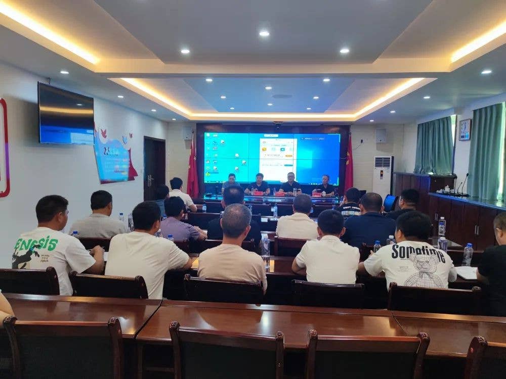 省住房城乡建设厅到铜仁市开展建筑施工安全生产公益培训