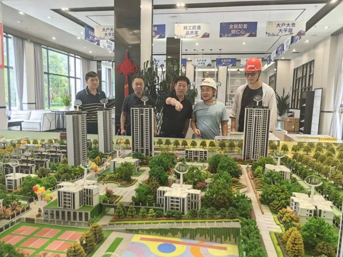 市住建局到碧江区开展建筑施工领域安全排查整治工作