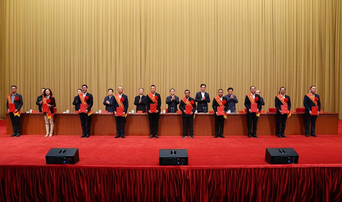 省委省政府召开全省民营经济高质量发展暨营商环境建设大会 徐麟李炳军讲话